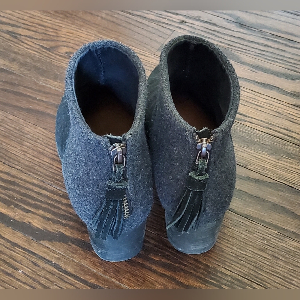 Toms Boot Heels Size 9 - Picture 5 of 7